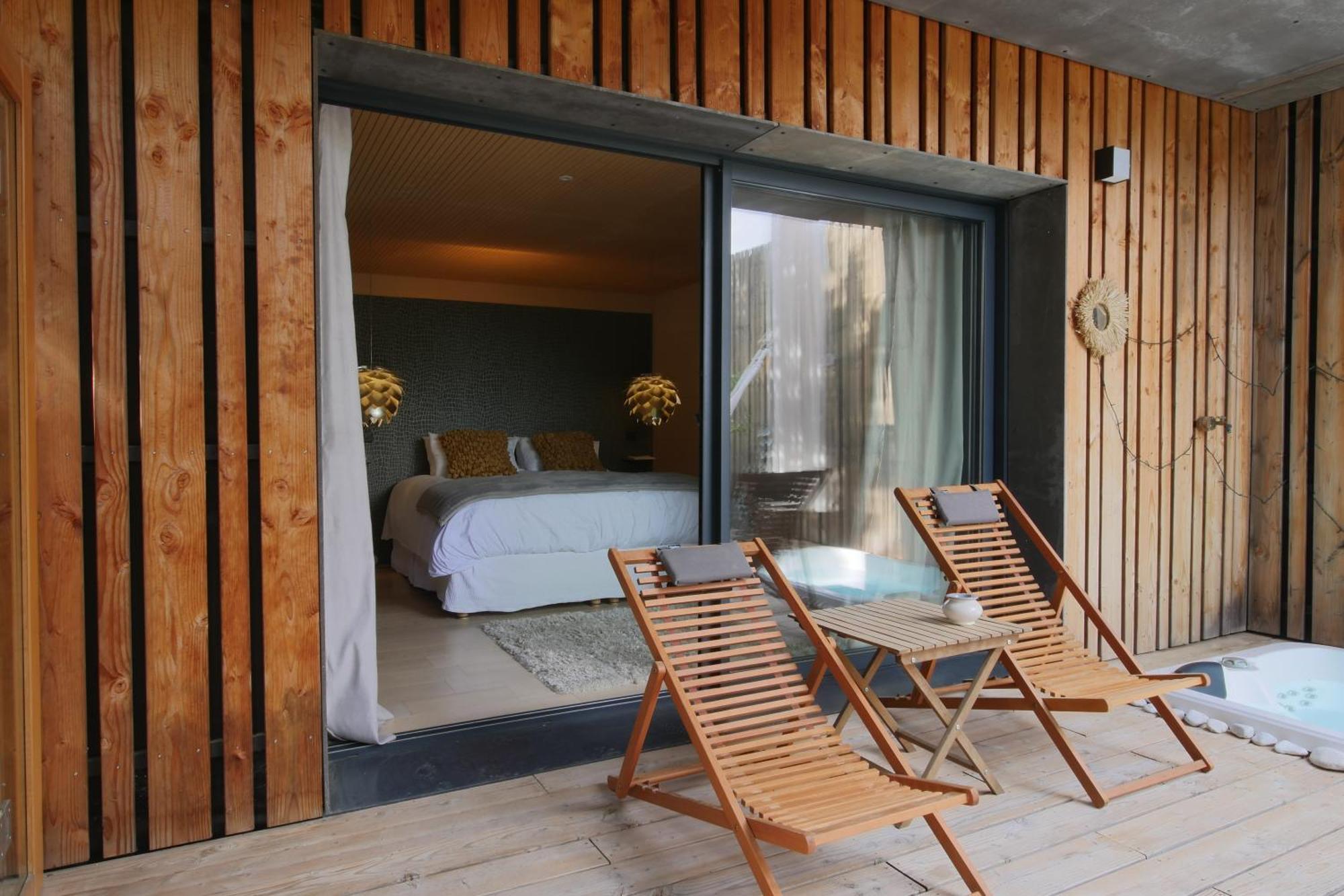 Bien Loin D'Ici Spa B&B Nimes Exterior photo